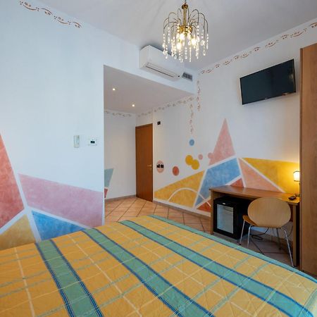 Hotel Romantic Cavaion Veronese Exterior photo