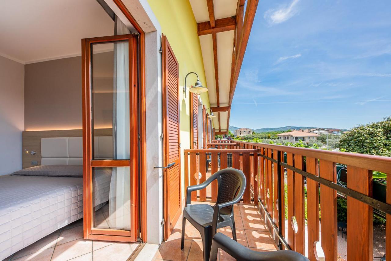 Hotel Romantic Cavaion Veronese Exterior photo