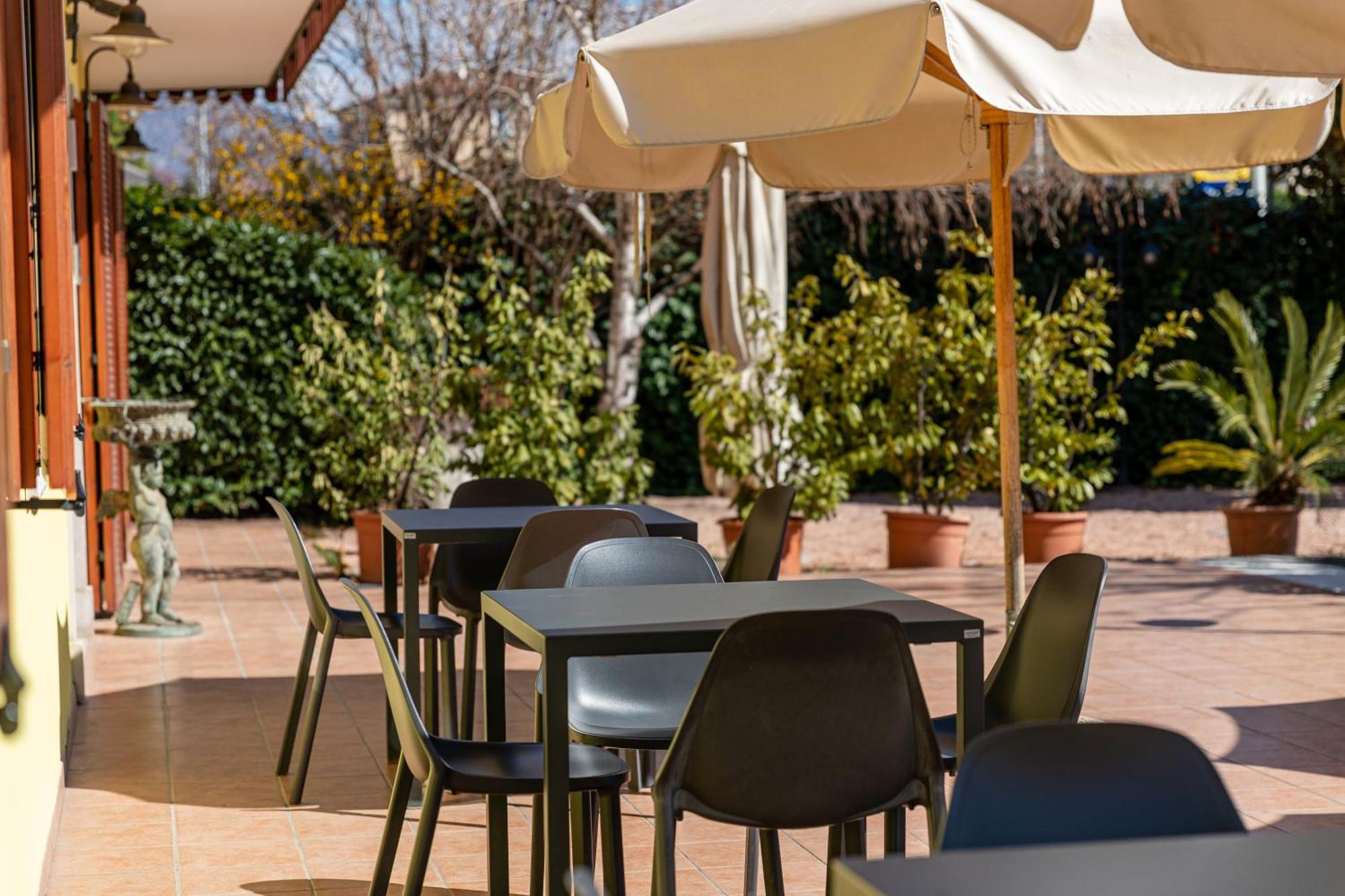 Hotel Romantic Cavaion Veronese Exterior photo
