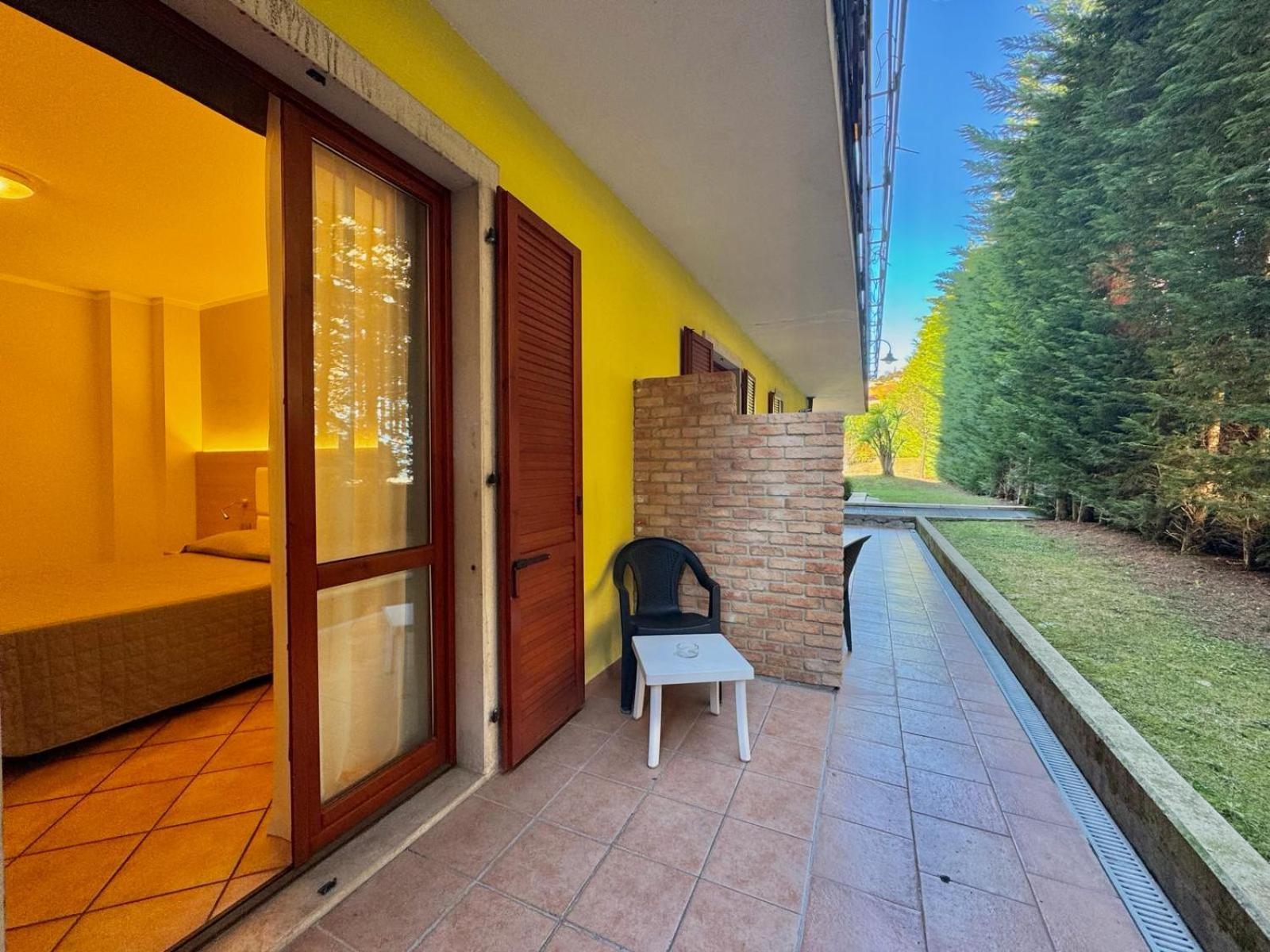 Hotel Romantic Cavaion Veronese Exterior photo