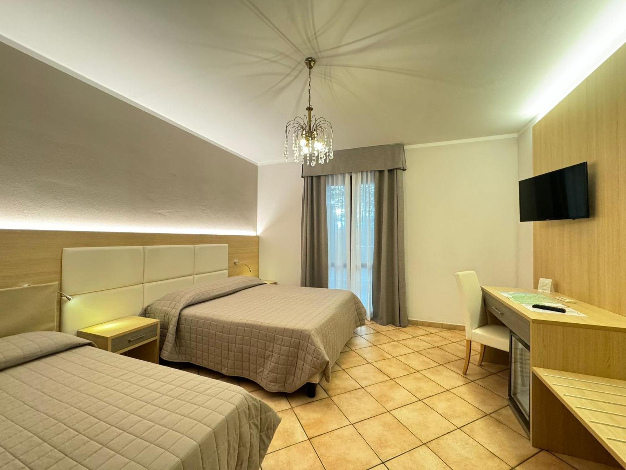 Hotel Romantic Cavaion Veronese Exterior photo