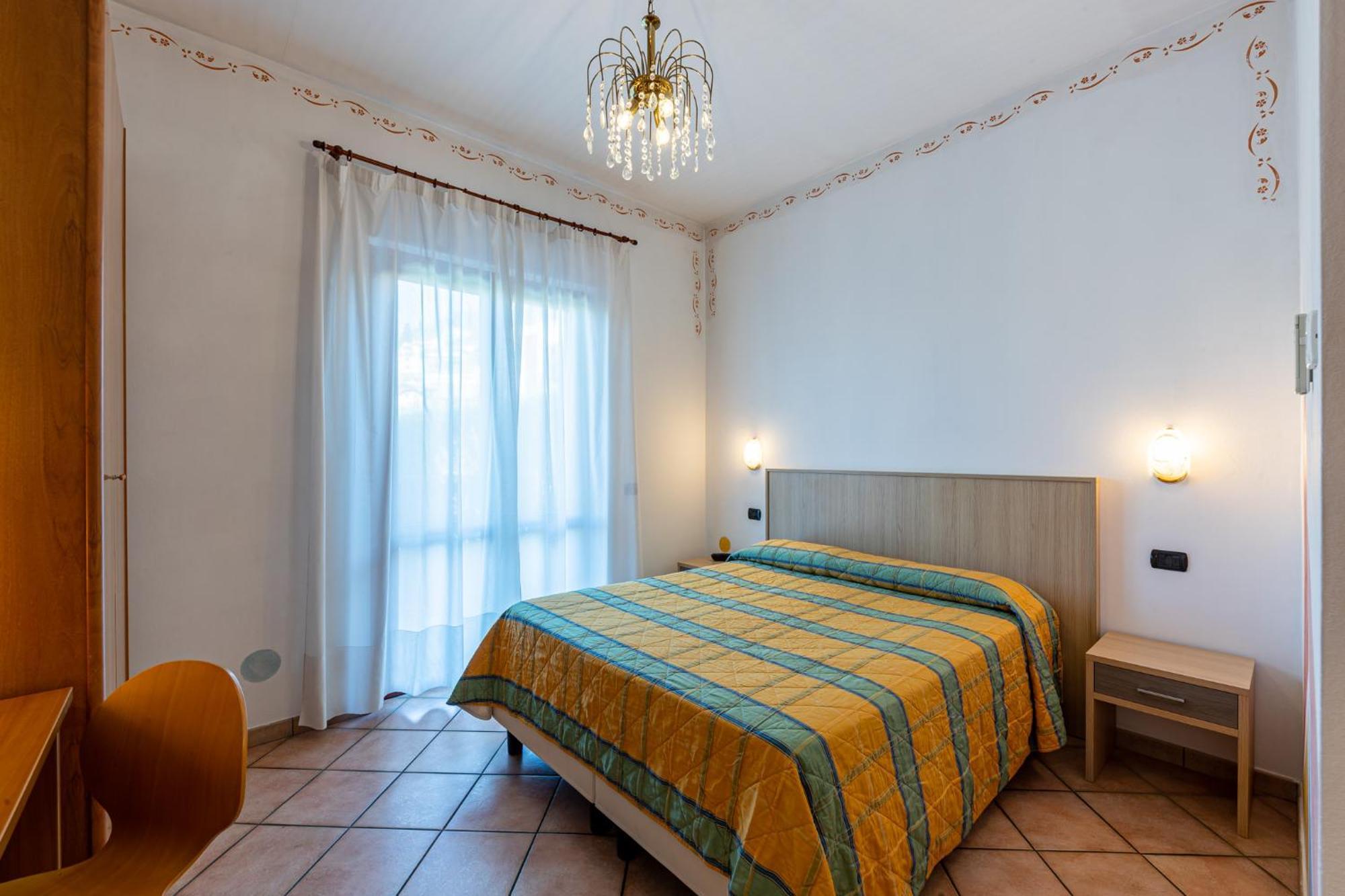 Hotel Romantic Cavaion Veronese Exterior photo