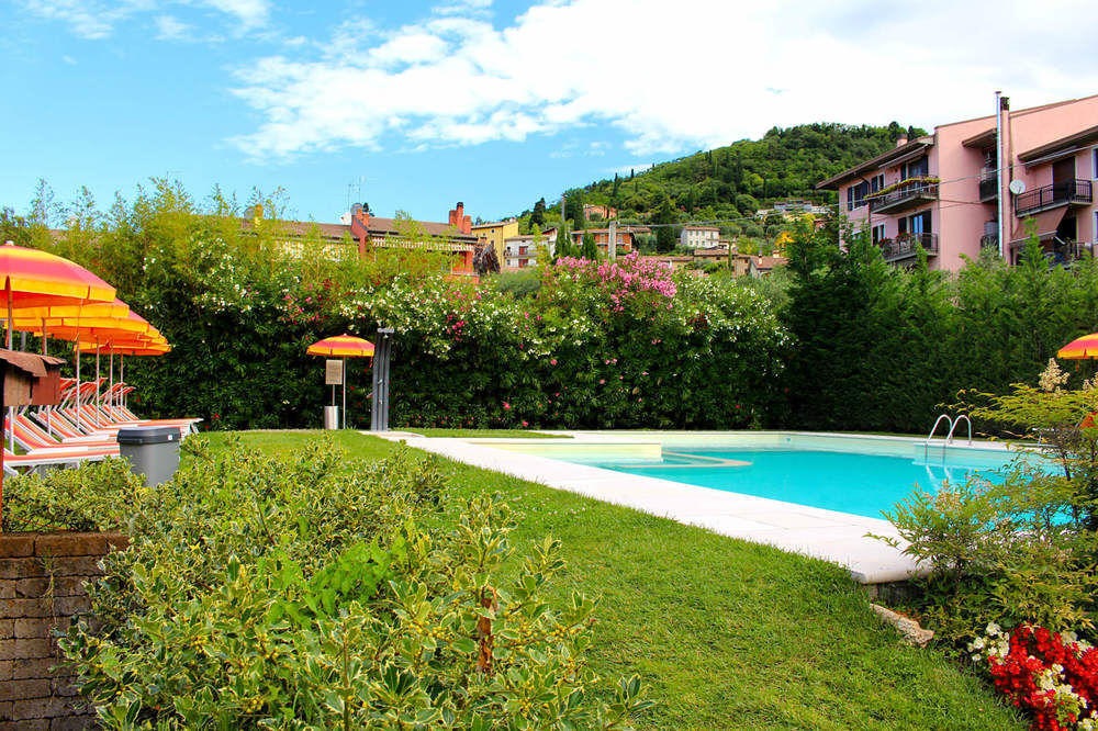 Hotel Romantic Cavaion Veronese Exterior photo